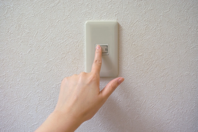 新居で電気が使えるか確認